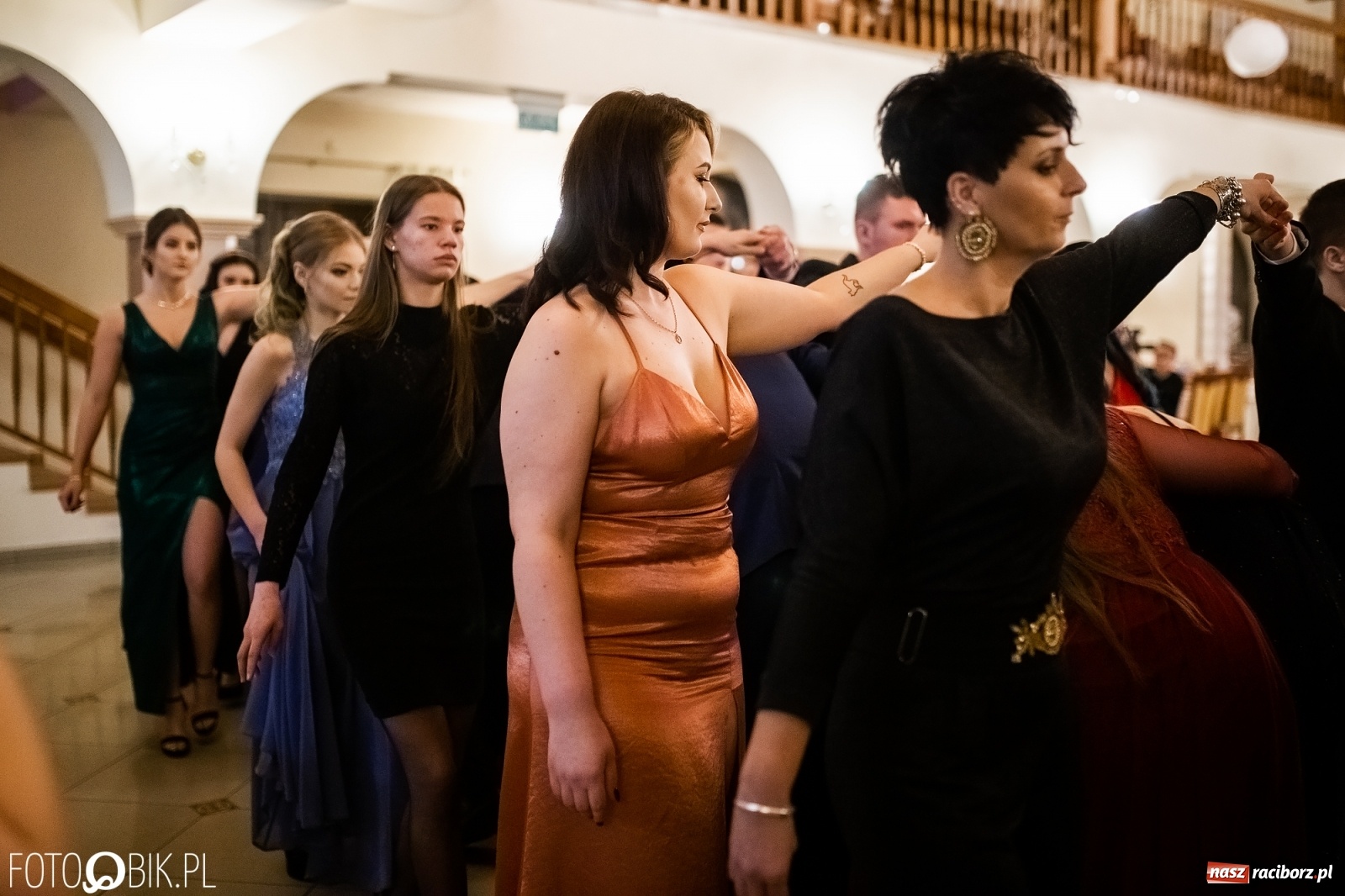 Zdjęcie w galerii na portalu naszraciborz.pl: Studniówka I LO im. Jana Kasprowicza w Raciborzu wiadomości z regionu