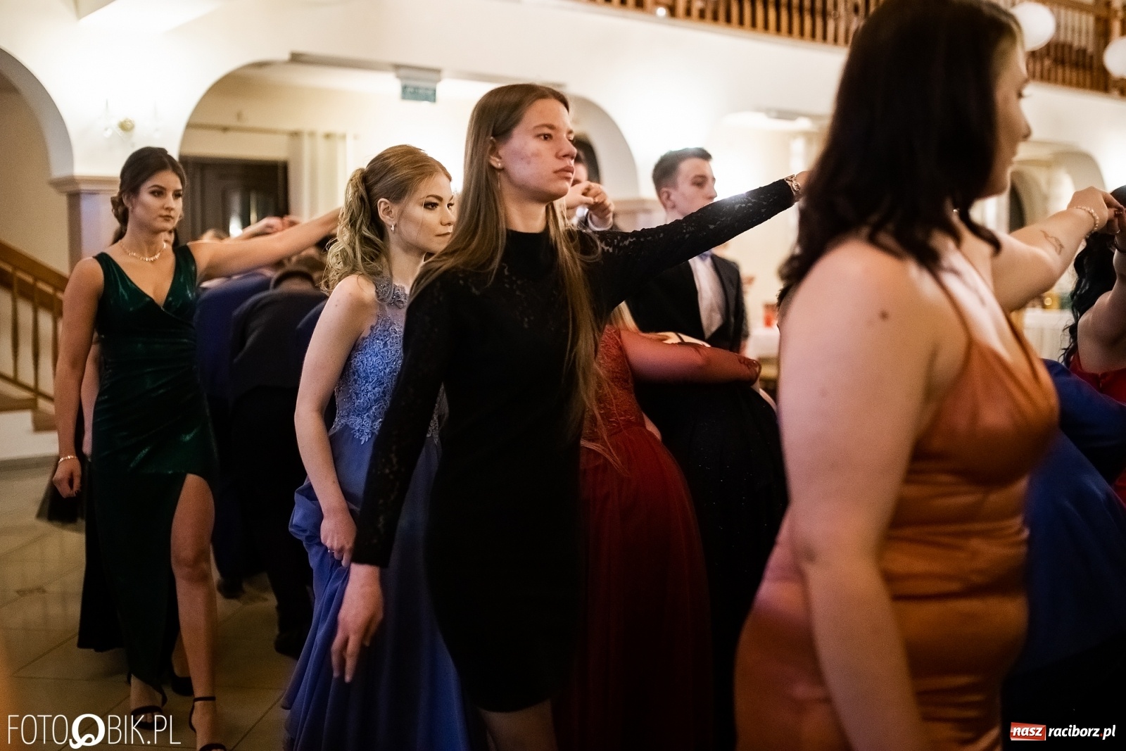 Zdjęcie w galerii na portalu naszraciborz.pl: Studniówka I LO im. Jana Kasprowicza w Raciborzu wiadomości z regionu