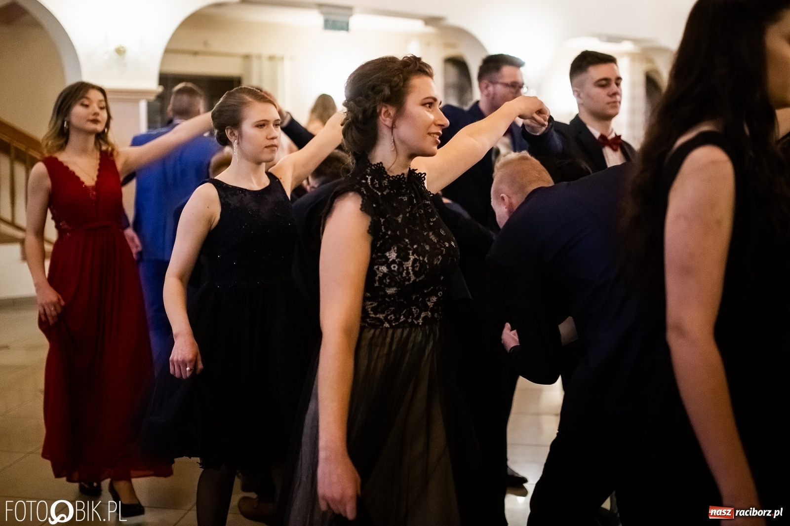 Zdjęcie w galerii na portalu naszraciborz.pl: Studniówka I LO im. Jana Kasprowicza w Raciborzu wiadomości z regionu