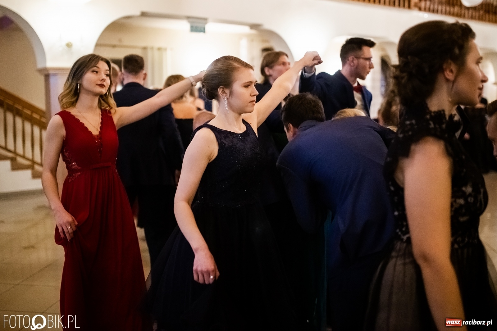 Zdjęcie w galerii na portalu naszraciborz.pl: Studniówka I LO im. Jana Kasprowicza w Raciborzu wiadomości z regionu