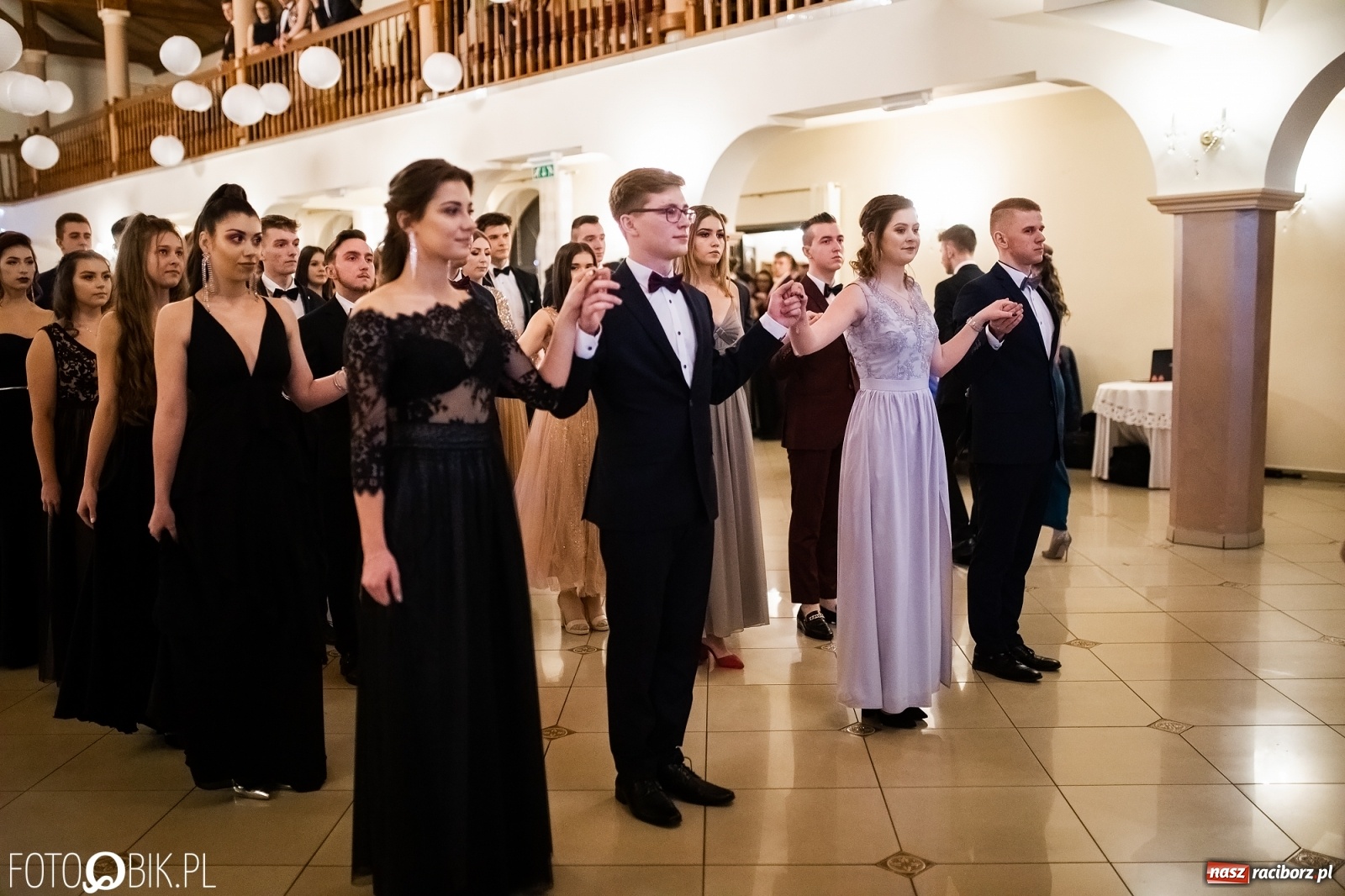 Zdjęcie w galerii na portalu naszraciborz.pl: Studniówka I LO im. Jana Kasprowicza w Raciborzu wiadomości z regionu