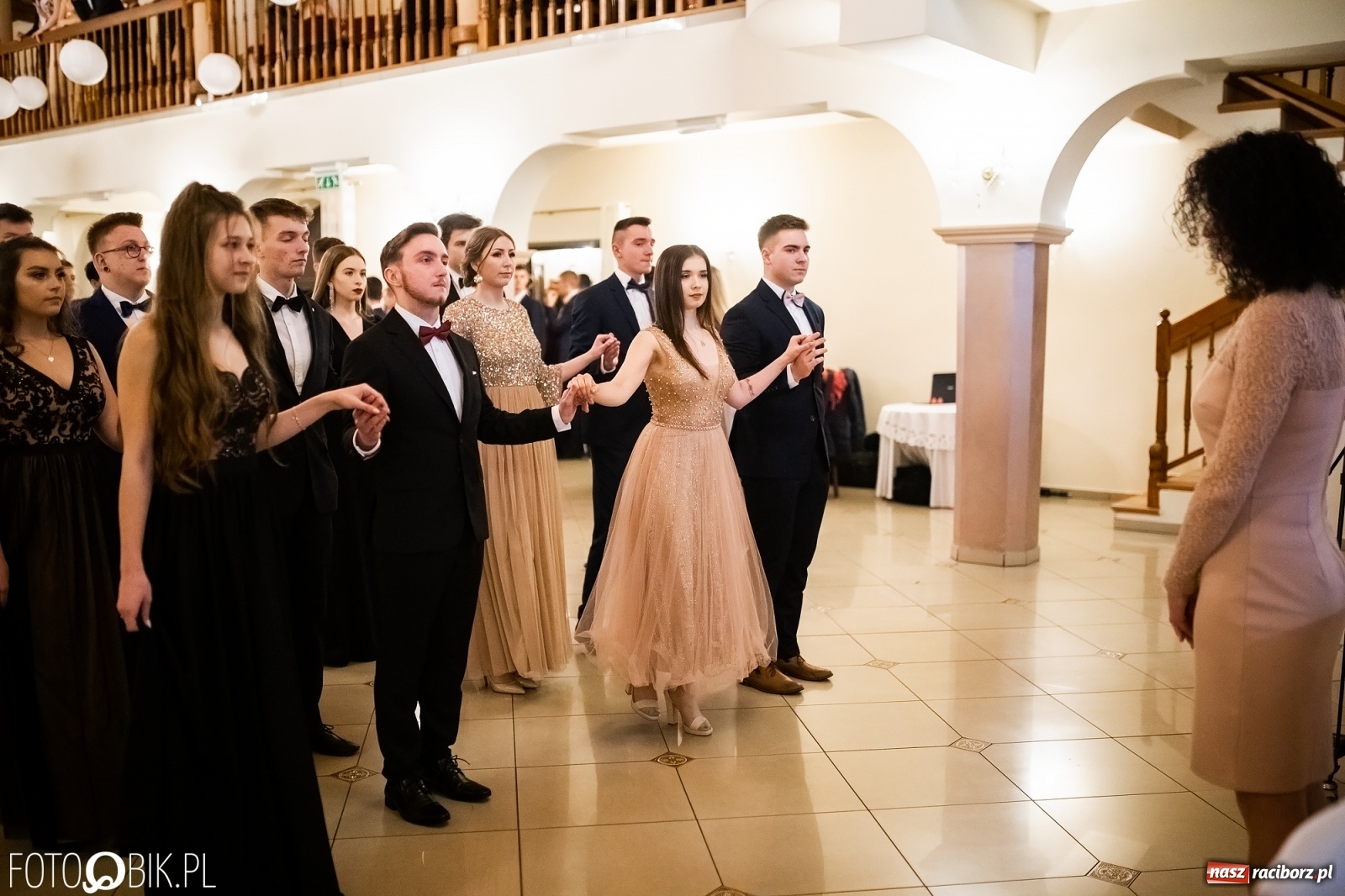 Zdjęcie w galerii na portalu naszraciborz.pl: Studniówka I LO im. Jana Kasprowicza w Raciborzu wiadomości z regionu