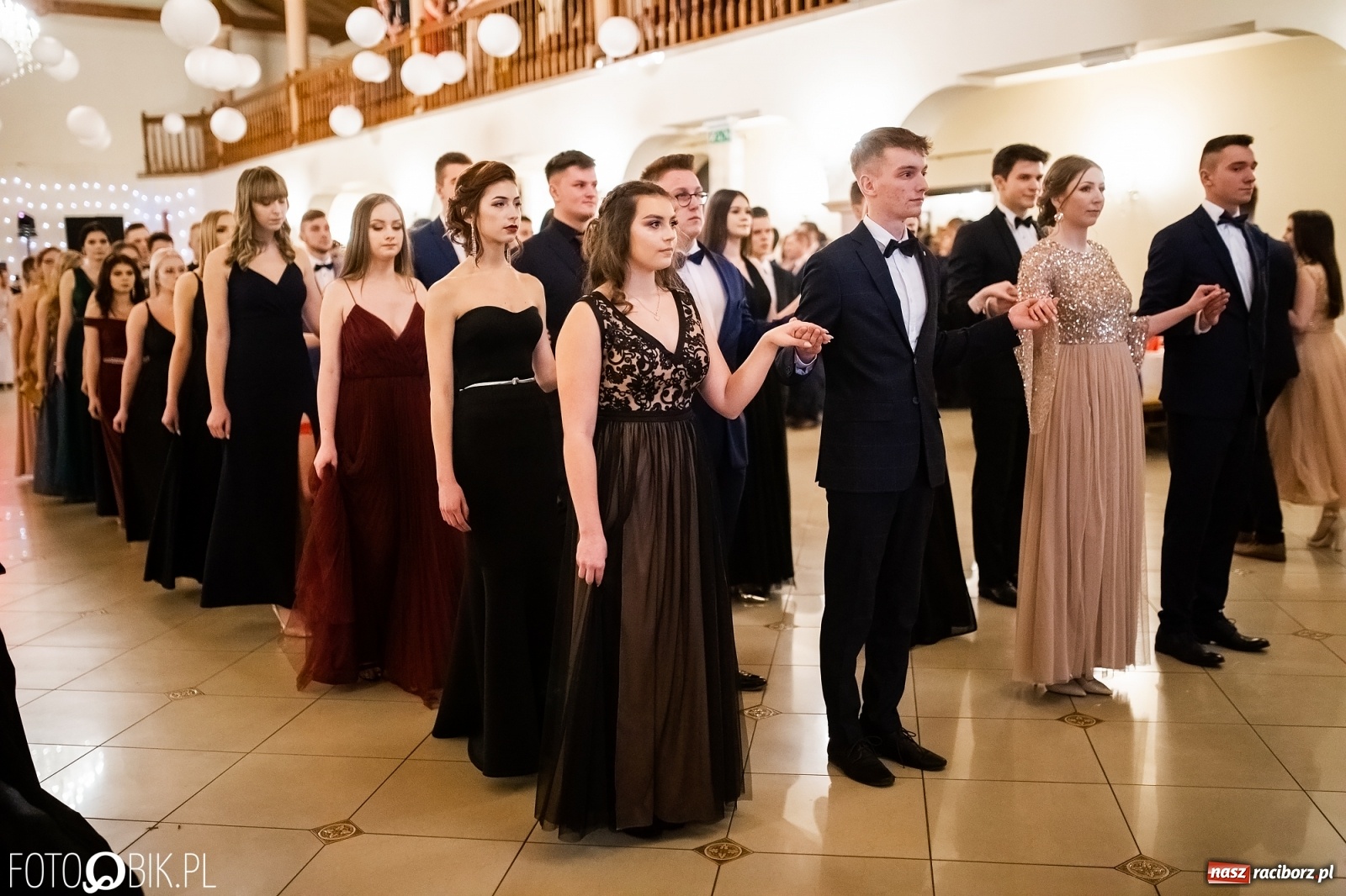 Zdjęcie w galerii na portalu naszraciborz.pl: Studniówka I LO im. Jana Kasprowicza w Raciborzu wiadomości z regionu