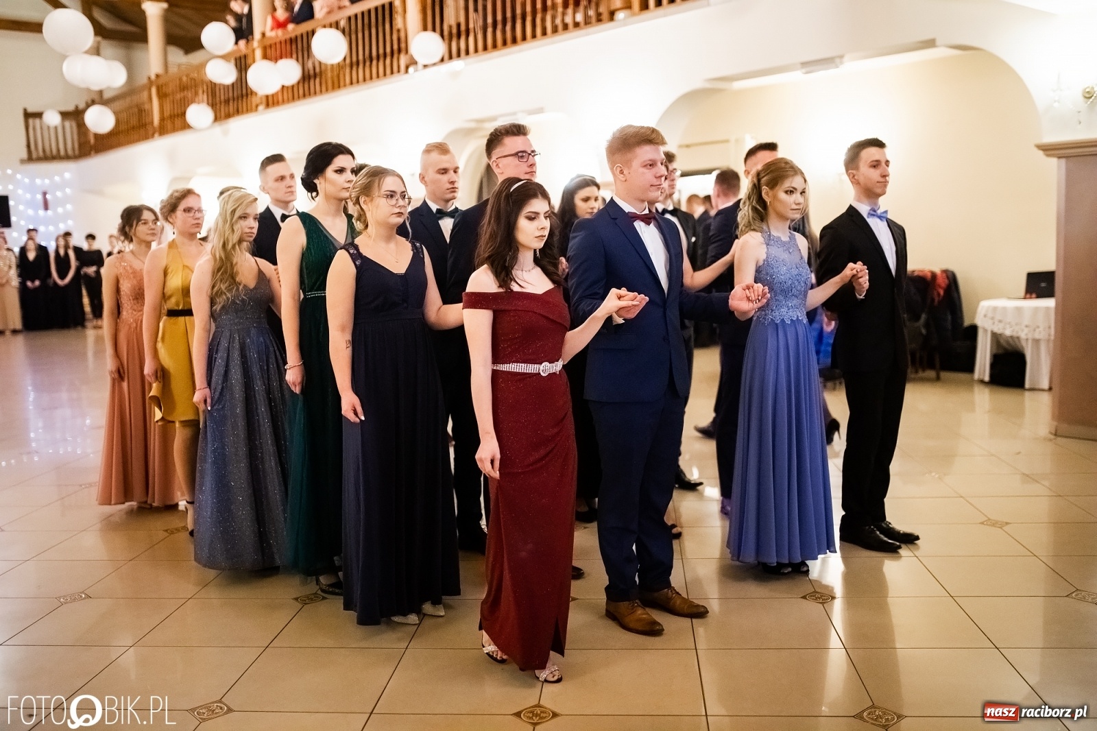 Zdjęcie w galerii na portalu naszraciborz.pl: Studniówka I LO im. Jana Kasprowicza w Raciborzu wiadomości z regionu