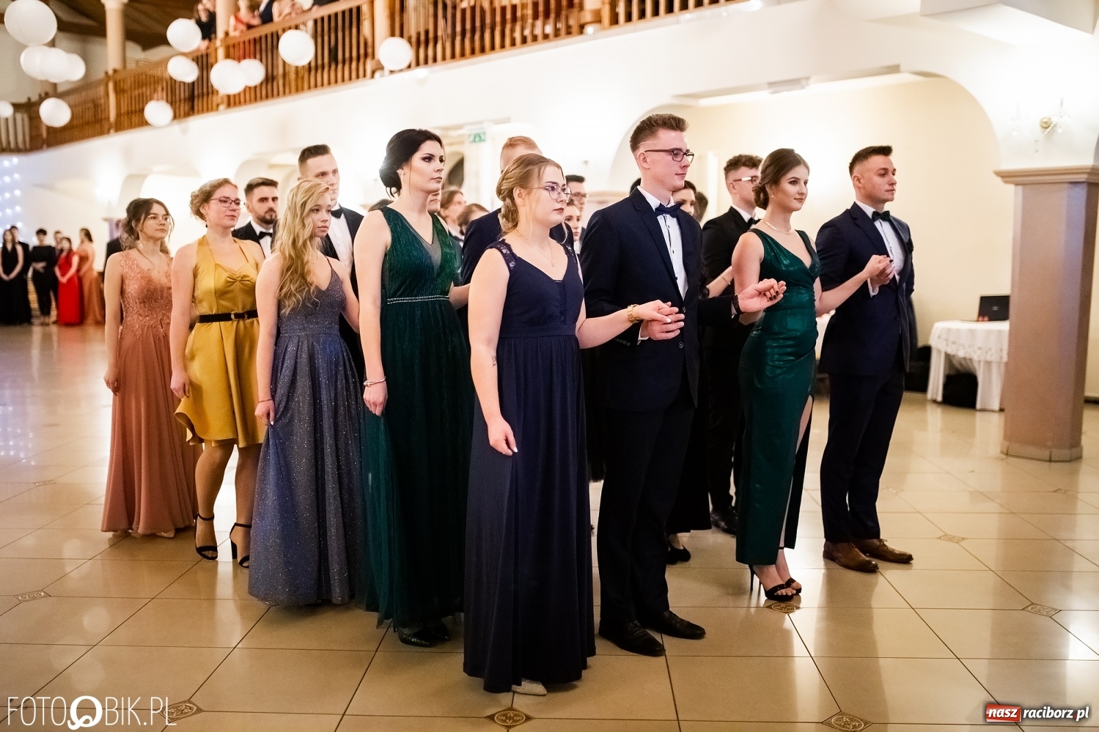 Zdjęcie w galerii na portalu naszraciborz.pl: Studniówka I LO im. Jana Kasprowicza w Raciborzu wiadomości z regionu