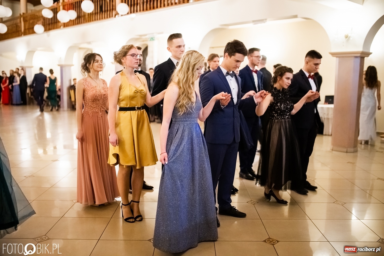 Zdjęcie w galerii na portalu naszraciborz.pl: Studniówka I LO im. Jana Kasprowicza w Raciborzu wiadomości z regionu