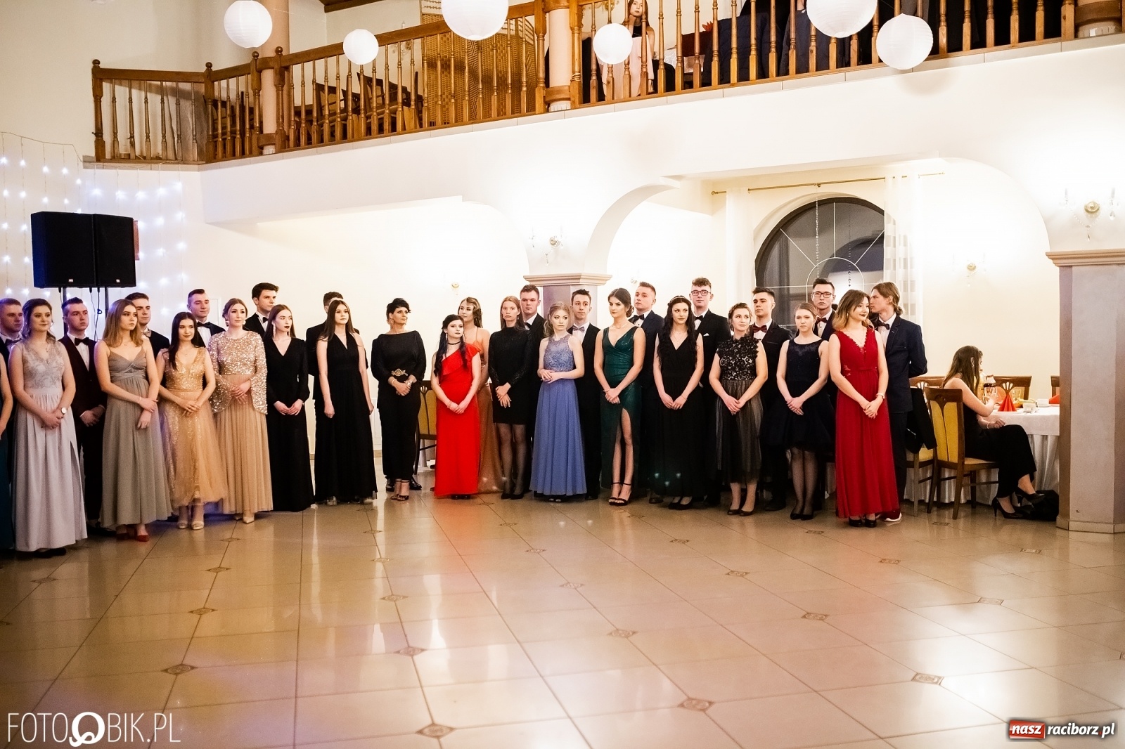 Zdjęcie w galerii na portalu naszraciborz.pl: Studniówka I LO im. Jana Kasprowicza w Raciborzu wiadomości z regionu