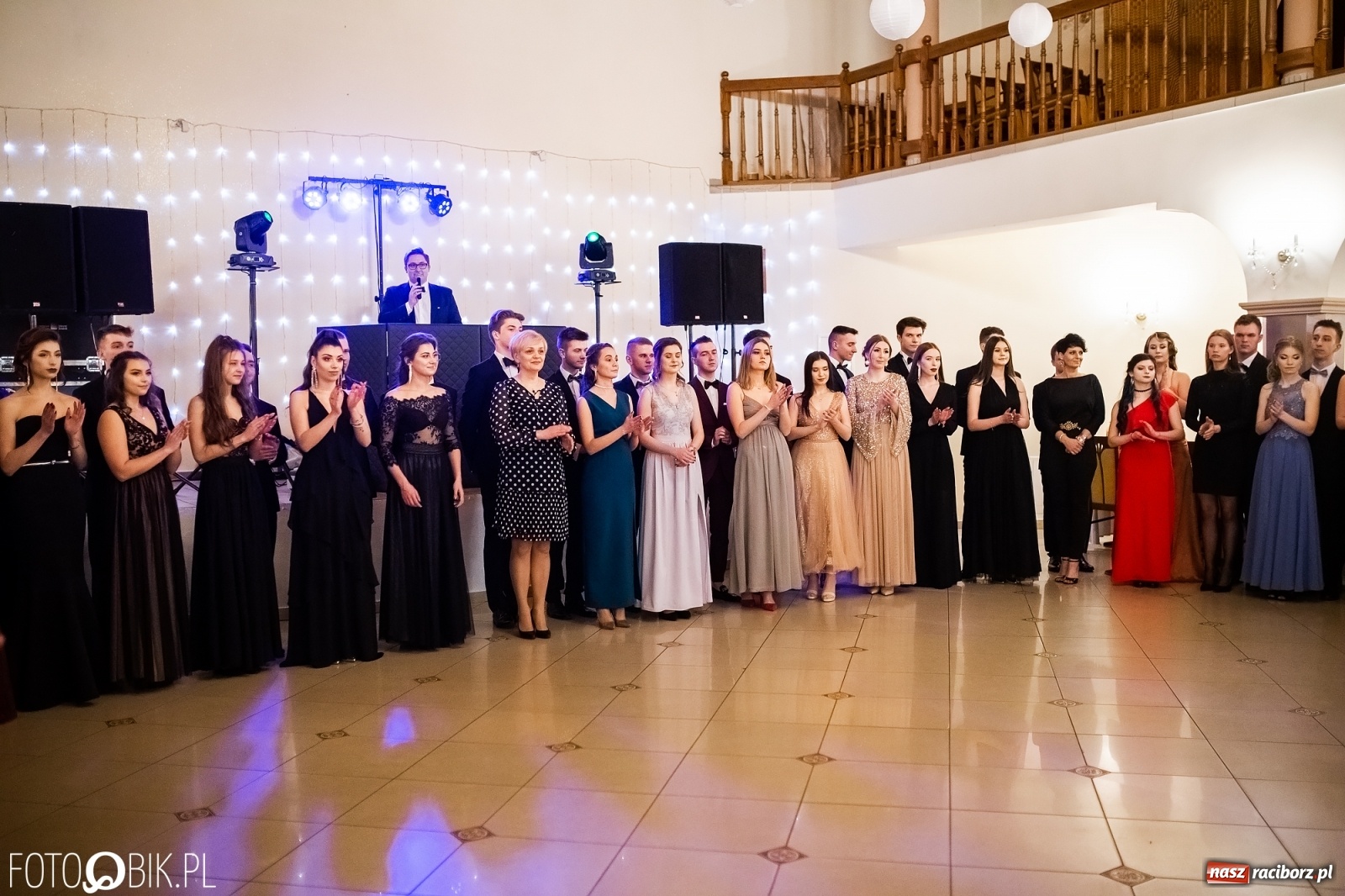 Zdjęcie w galerii na portalu naszraciborz.pl: Studniówka I LO im. Jana Kasprowicza w Raciborzu wiadomości z regionu