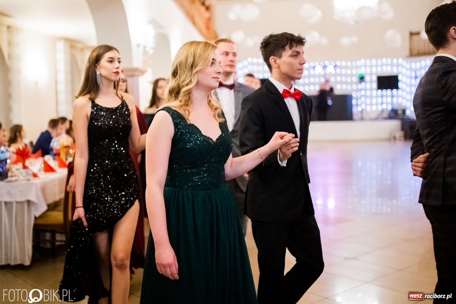 Zdjęcie w galerii na portalu naszraciborz.pl: Studniówka I LO im. Jana Kasprowicza w Raciborzu wiadomości z regionu