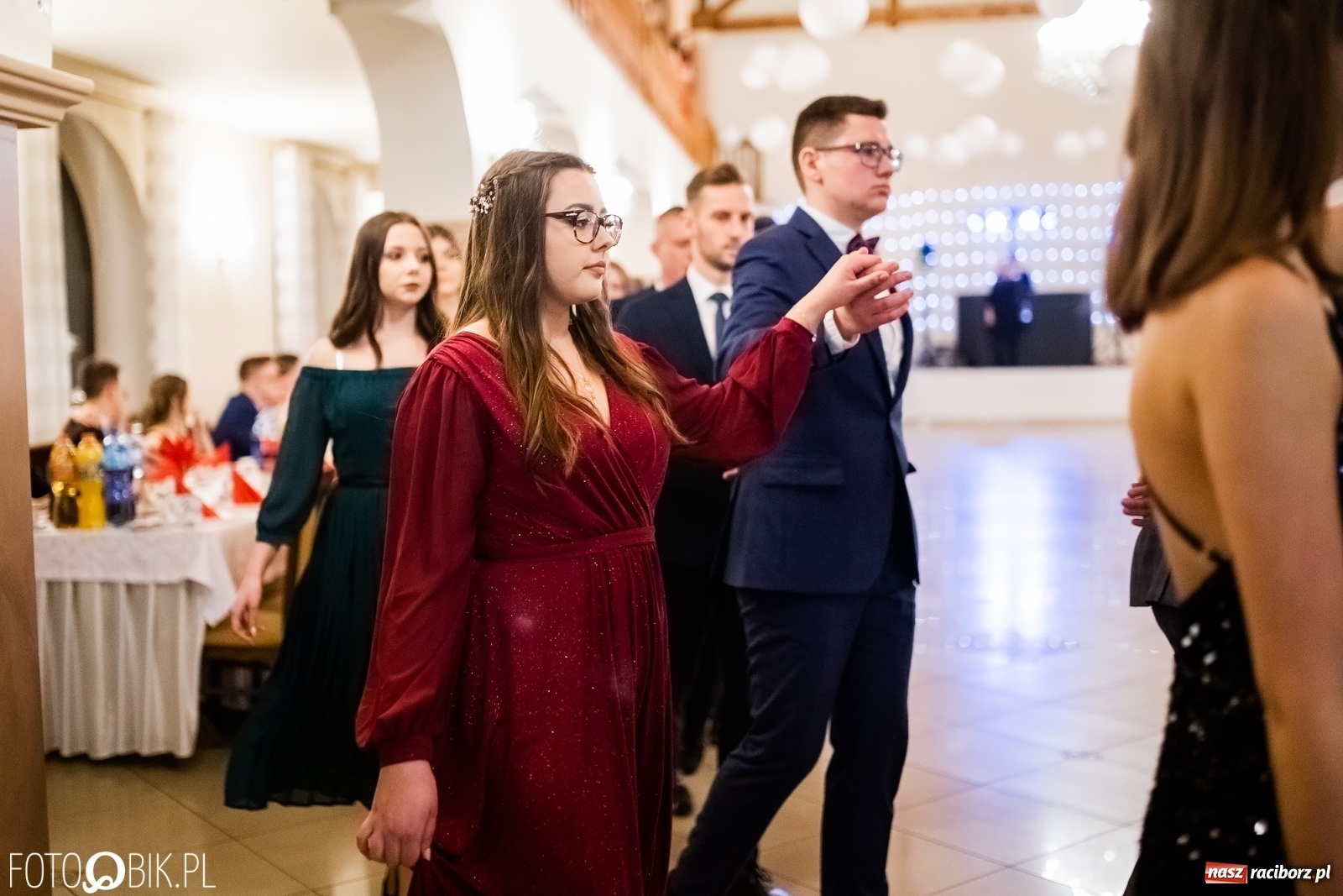 Zdjęcie w galerii na portalu naszraciborz.pl: Studniówka I LO im. Jana Kasprowicza w Raciborzu wiadomości z regionu