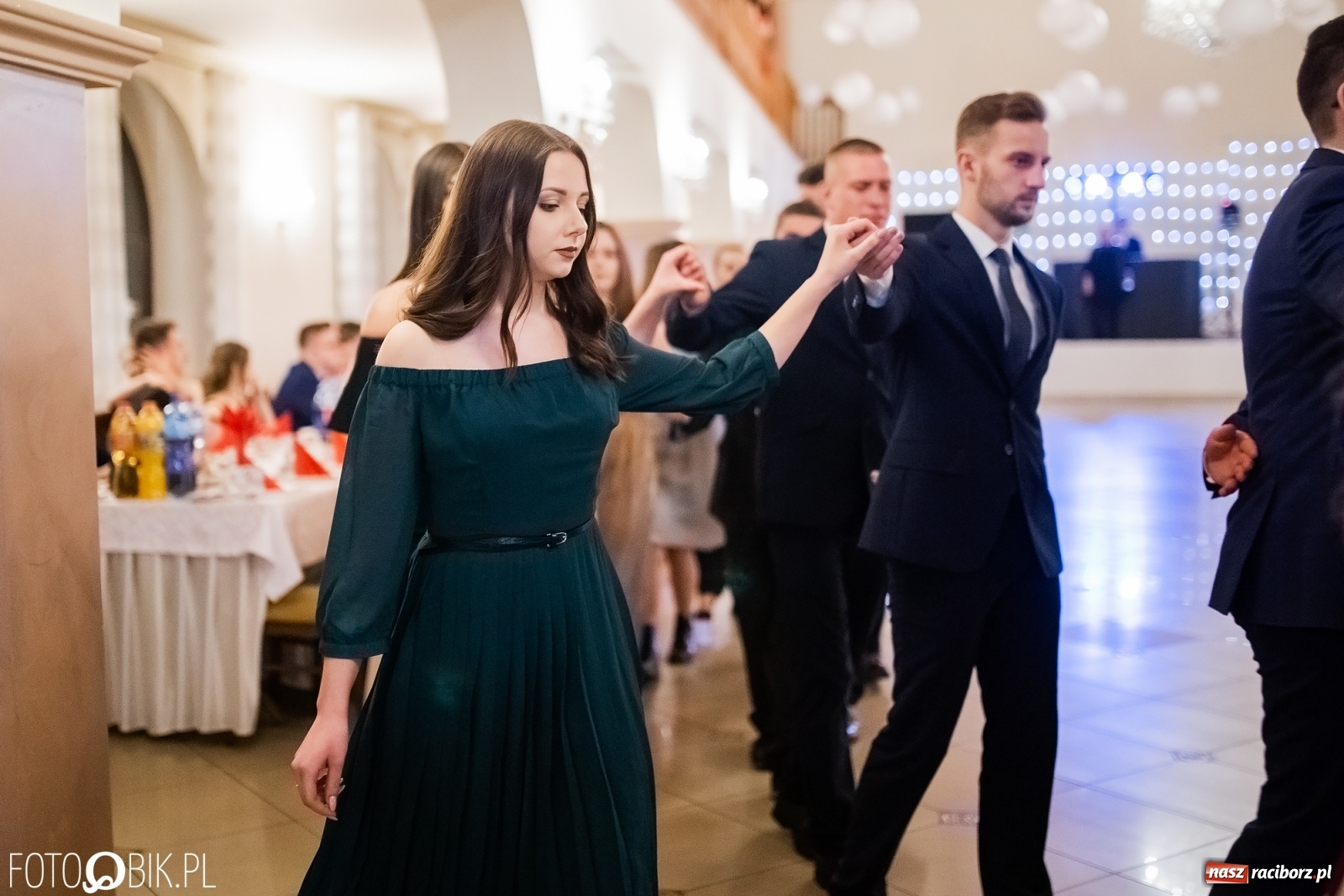 Zdjęcie w galerii na portalu naszraciborz.pl: Studniówka I LO im. Jana Kasprowicza w Raciborzu wiadomości z regionu