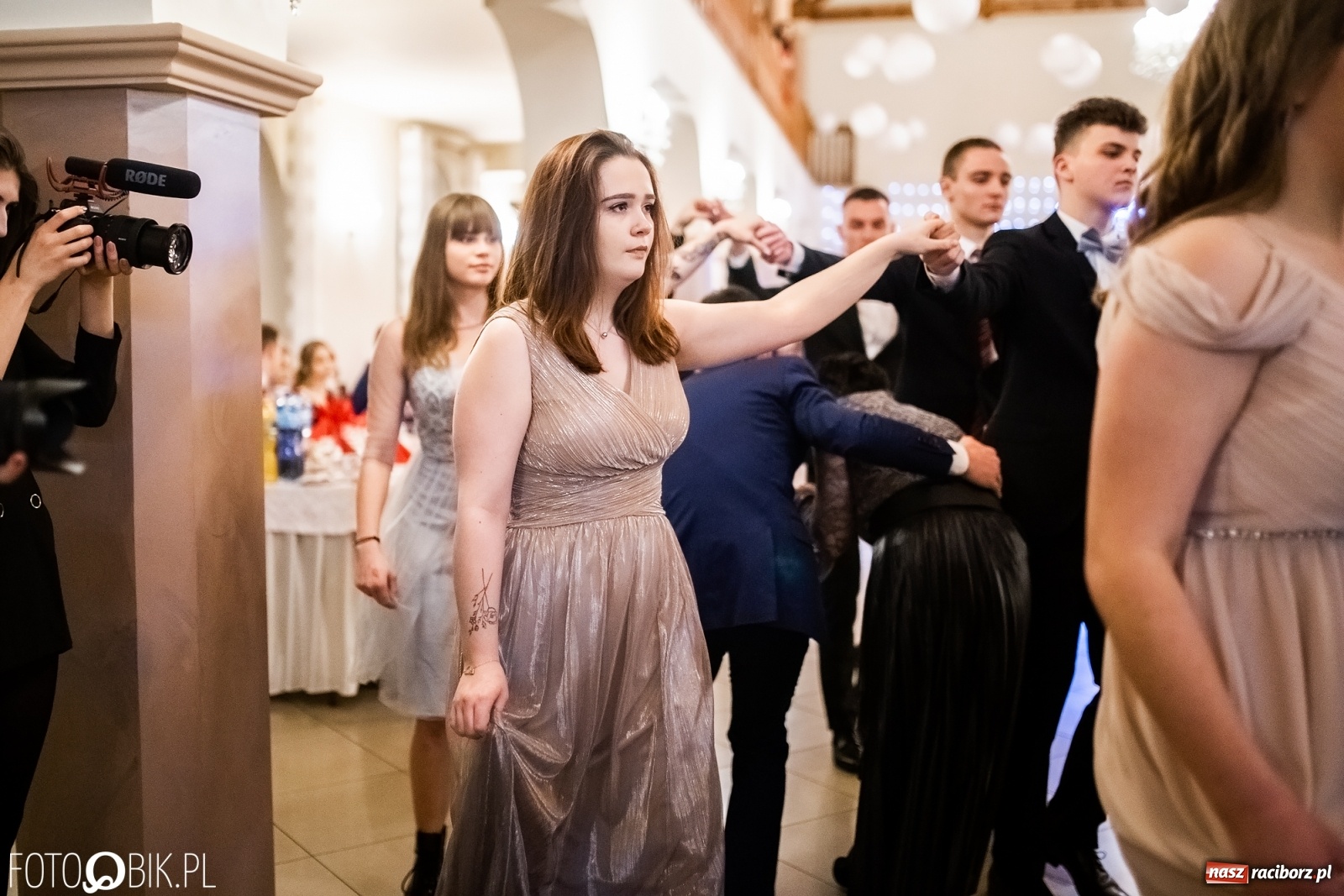 Zdjęcie w galerii na portalu naszraciborz.pl: Studniówka I LO im. Jana Kasprowicza w Raciborzu wiadomości z regionu