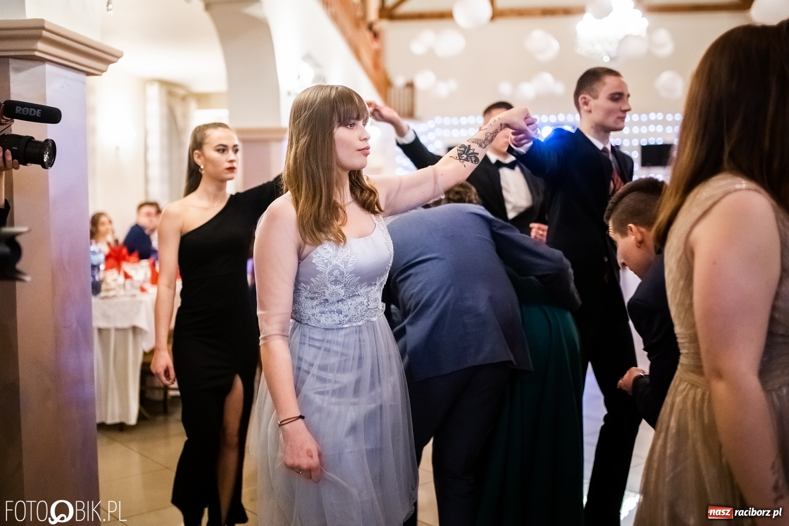 Zdjęcie w galerii na portalu naszraciborz.pl: Studniówka I LO im. Jana Kasprowicza w Raciborzu wiadomości z regionu