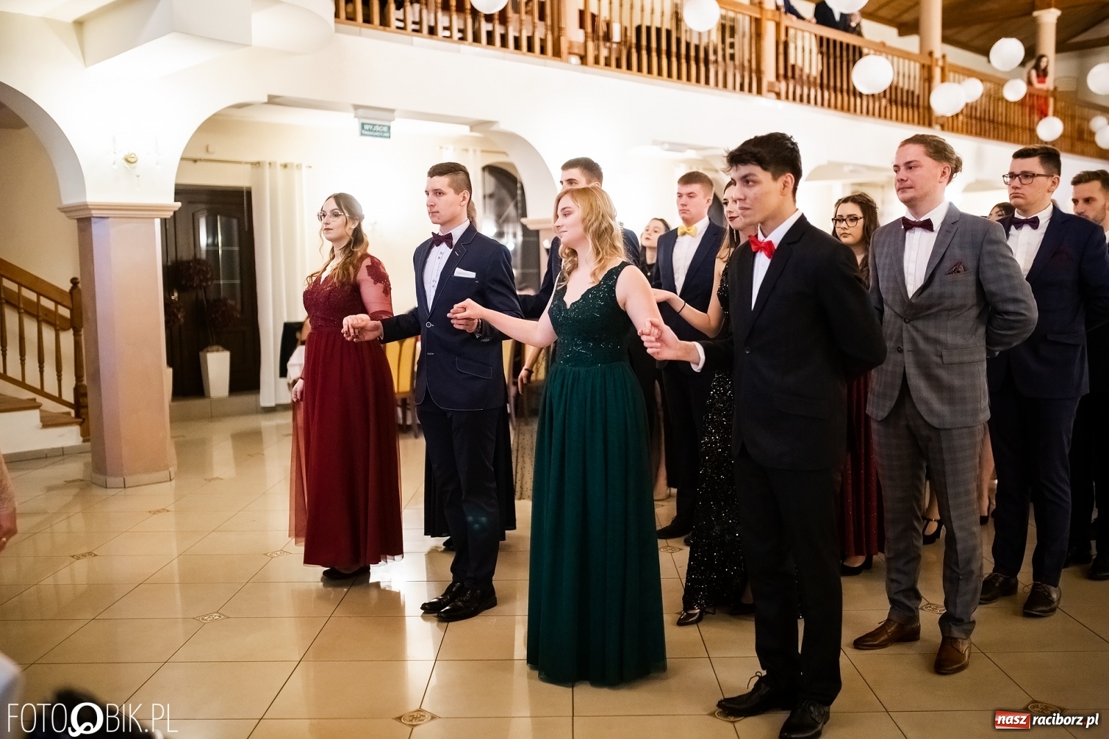 Zdjęcie w galerii na portalu naszraciborz.pl: Studniówka I LO im. Jana Kasprowicza w Raciborzu wiadomości z regionu