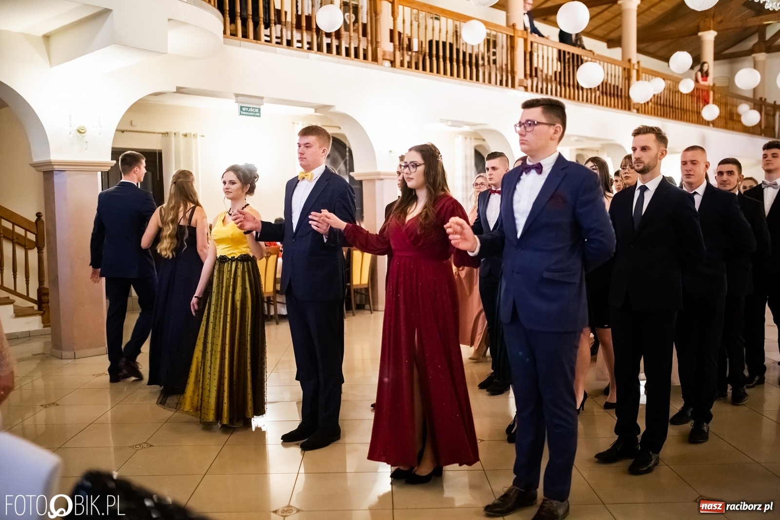 Zdjęcie w galerii na portalu naszraciborz.pl: Studniówka I LO im. Jana Kasprowicza w Raciborzu wiadomości z regionu