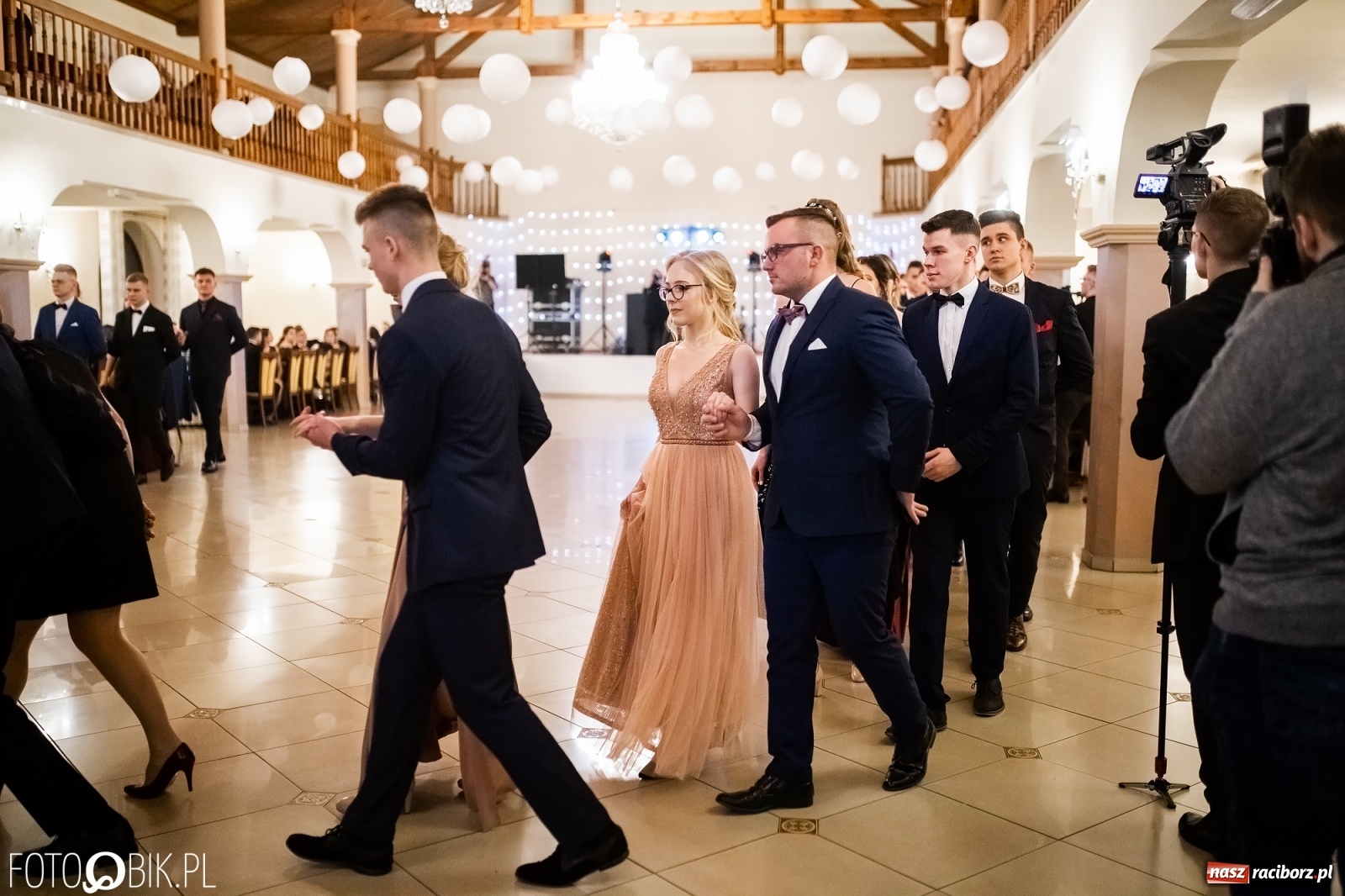 Zdjęcie w galerii na portalu naszraciborz.pl: Studniówka I LO im. Jana Kasprowicza w Raciborzu wiadomości z regionu