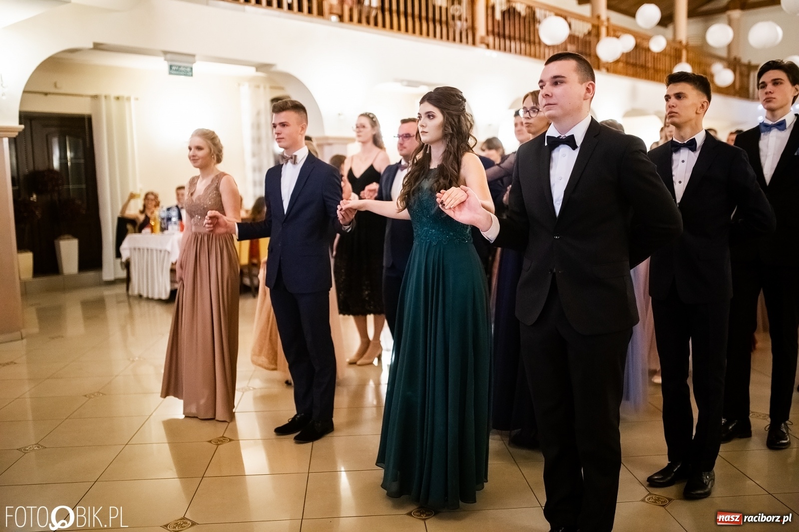 Zdjęcie w galerii na portalu naszraciborz.pl: Studniówka I LO im. Jana Kasprowicza w Raciborzu wiadomości z regionu