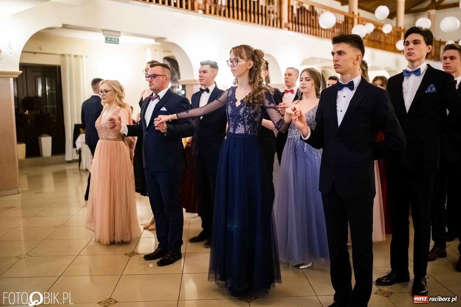 Zdjęcie w galerii na portalu naszraciborz.pl: Studniówka I LO im. Jana Kasprowicza w Raciborzu wiadomości z regionu