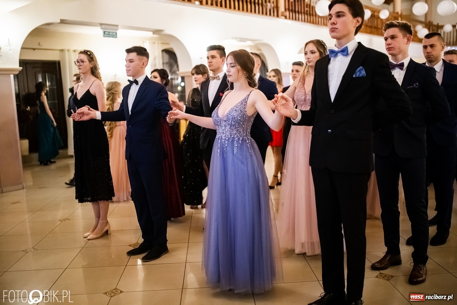 Zdjęcie w galerii na portalu naszraciborz.pl: Studniówka I LO im. Jana Kasprowicza w Raciborzu wiadomości z regionu