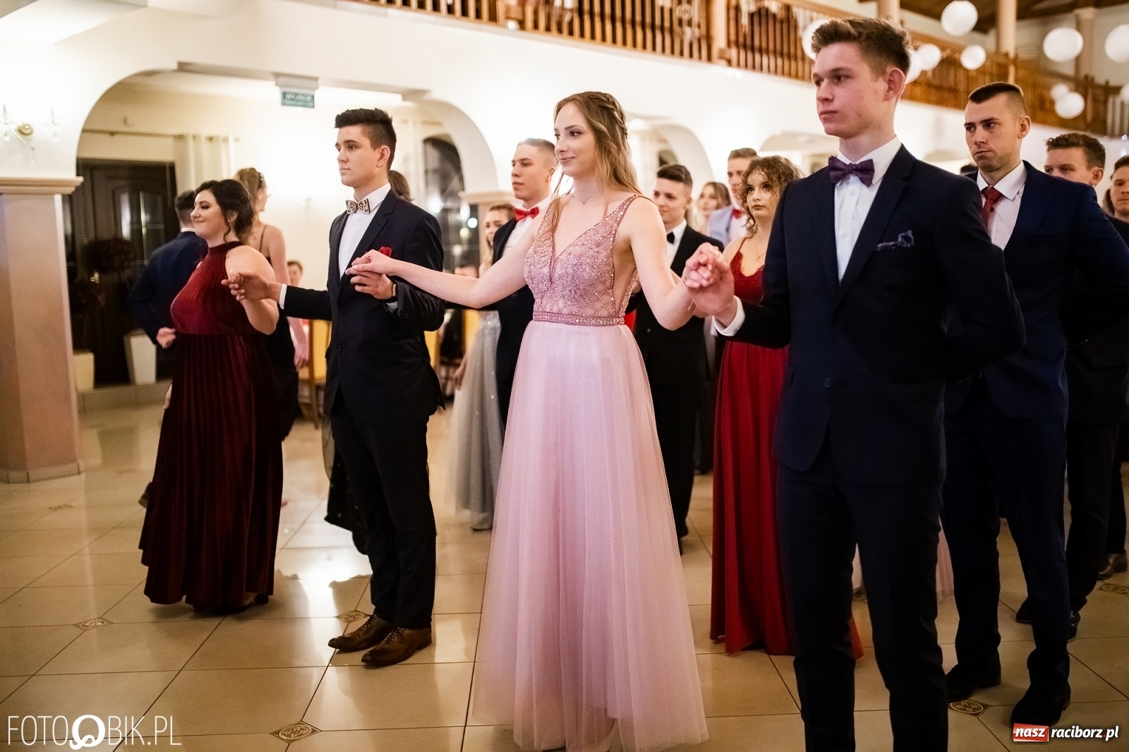 Zdjęcie w galerii na portalu naszraciborz.pl: Studniówka I LO im. Jana Kasprowicza w Raciborzu wiadomości z regionu