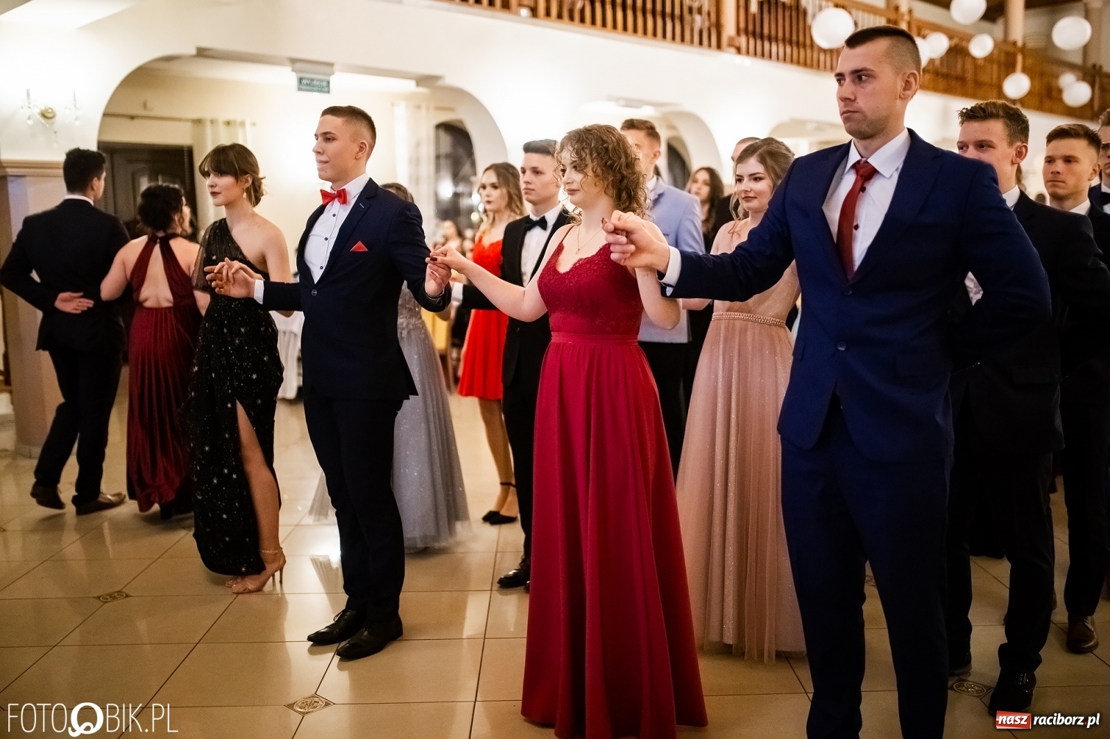 Zdjęcie w galerii na portalu naszraciborz.pl: Studniówka I LO im. Jana Kasprowicza w Raciborzu wiadomości z regionu