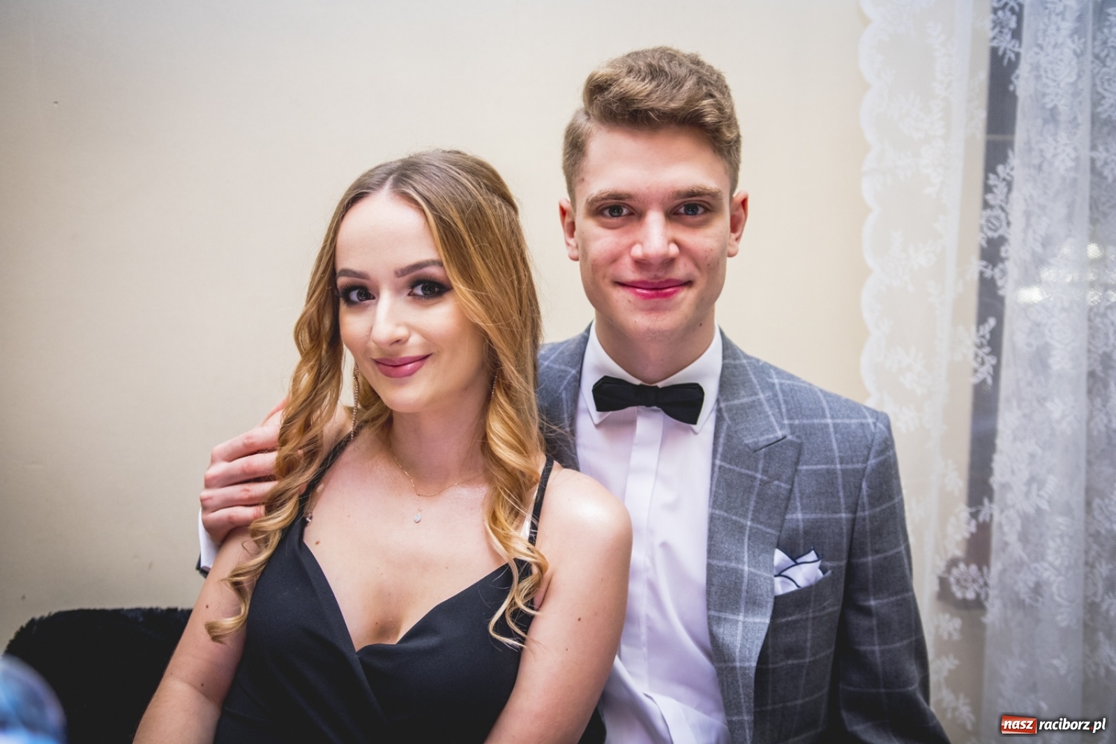 Zdjęcie w galerii na portalu naszraciborz.pl: Studniówka I LO im. Jana Kasprowicza w Raciborzu wiadomości z regionu