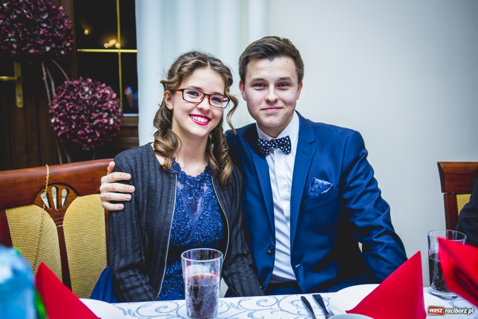 Zdjęcie w galerii na portalu naszraciborz.pl: Studniówka I LO im. Jana Kasprowicza w Raciborzu wiadomości z regionu