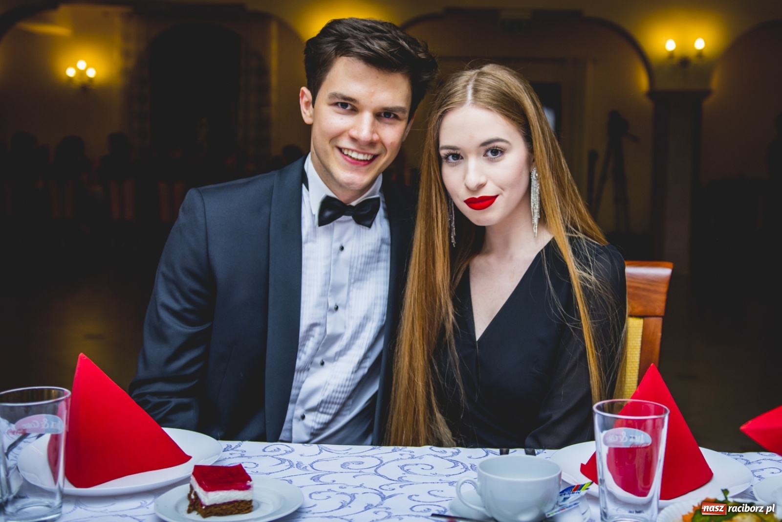 Zdjęcie w galerii na portalu naszraciborz.pl: Studniówka I LO im. Jana Kasprowicza w Raciborzu wiadomości z regionu