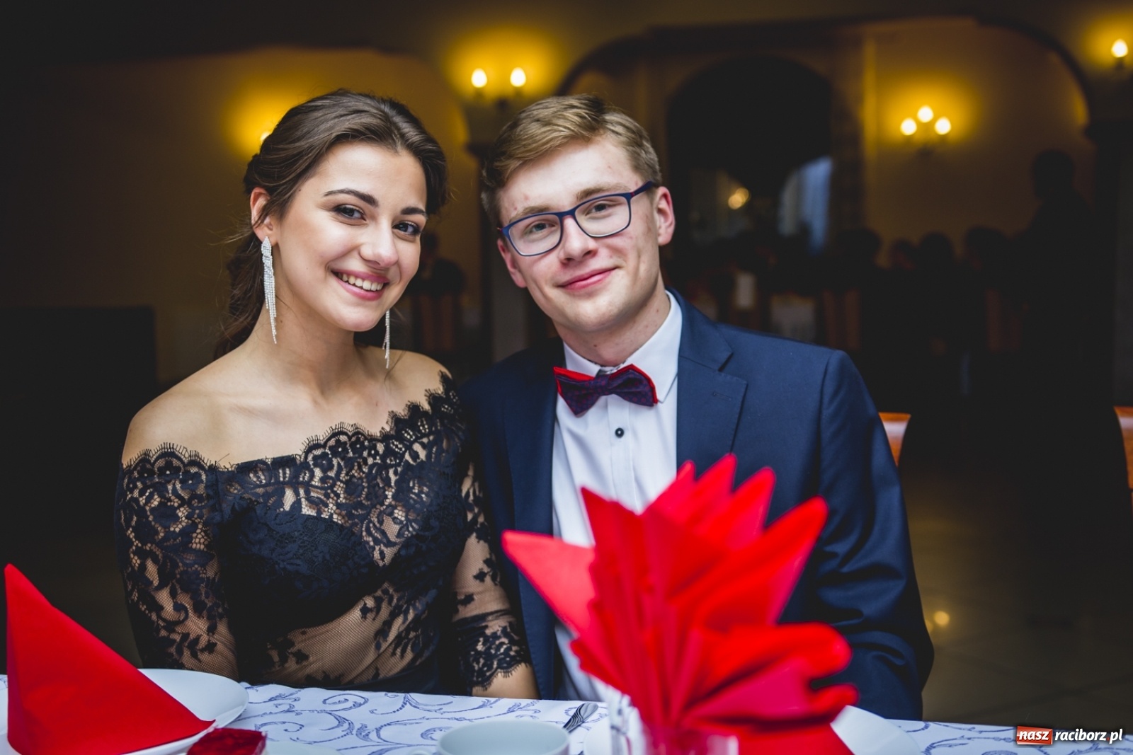 Zdjęcie w galerii na portalu naszraciborz.pl: Studniówka I LO im. Jana Kasprowicza w Raciborzu wiadomości z regionu