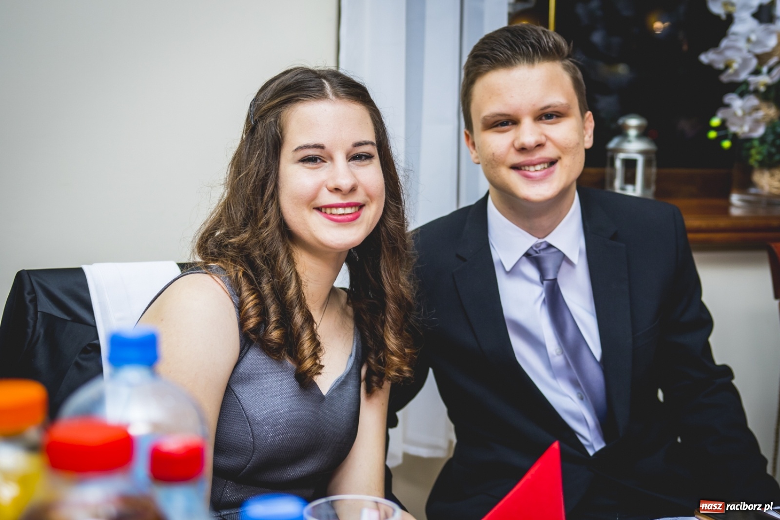 Zdjęcie w galerii na portalu naszraciborz.pl: Studniówka I LO im. Jana Kasprowicza w Raciborzu wiadomości z regionu