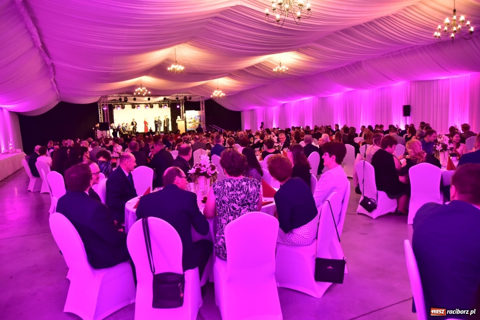 Zdjęcie w galerii na portalu naszraciborz.pl: Satyra i szampańska zabawa w Pietrowicach Wielkich  wiadomości z regionu