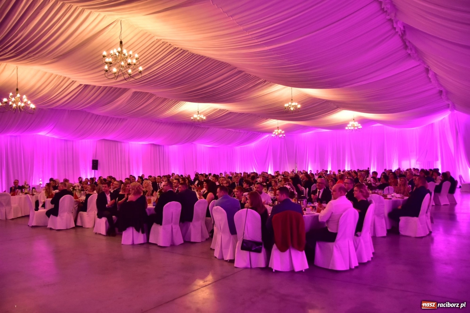 Zdjęcie w galerii na portalu naszraciborz.pl: Satyra i szampańska zabawa w Pietrowicach Wielkich  wiadomości z regionu