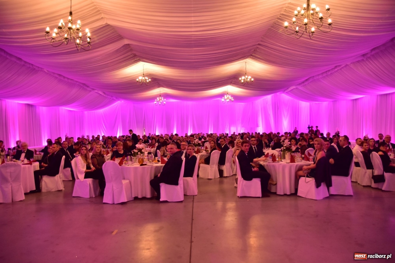 Zdjęcie w galerii na portalu naszraciborz.pl: Satyra i szampańska zabawa w Pietrowicach Wielkich  wiadomości z regionu