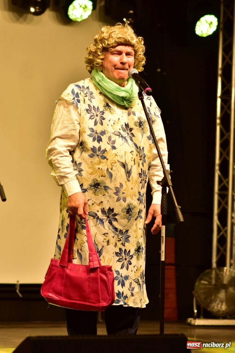 Zdjęcie w galerii na portalu naszraciborz.pl: Satyra i szampańska zabawa w Pietrowicach Wielkich  wiadomości z regionu