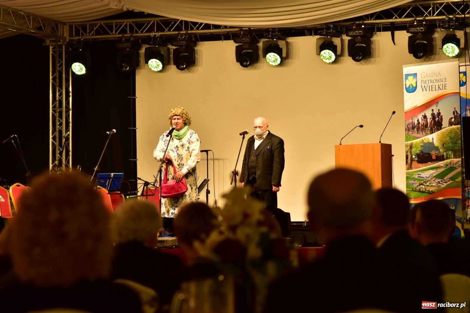 Zdjęcie w galerii na portalu naszraciborz.pl: Satyra i szampańska zabawa w Pietrowicach Wielkich  wiadomości z regionu