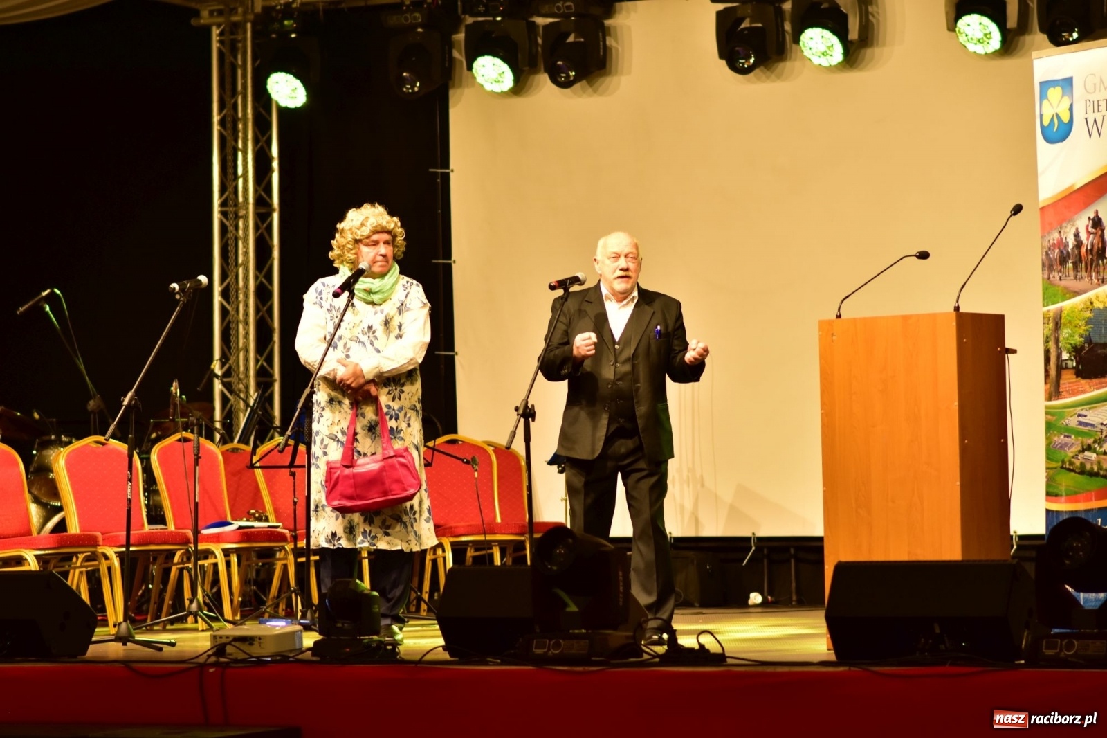 Zdjęcie w galerii na portalu naszraciborz.pl: Satyra i szampańska zabawa w Pietrowicach Wielkich  wiadomości z regionu