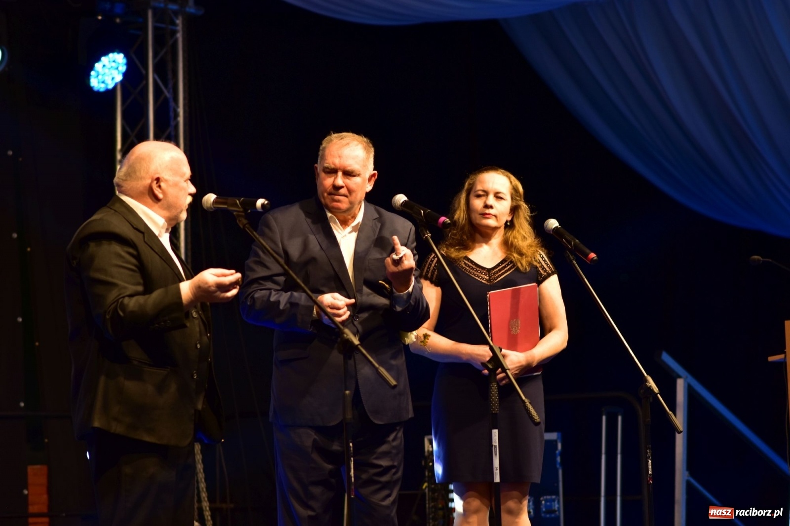 Zdjęcie w galerii na portalu naszraciborz.pl: Satyra i szampańska zabawa w Pietrowicach Wielkich  wiadomości z regionu