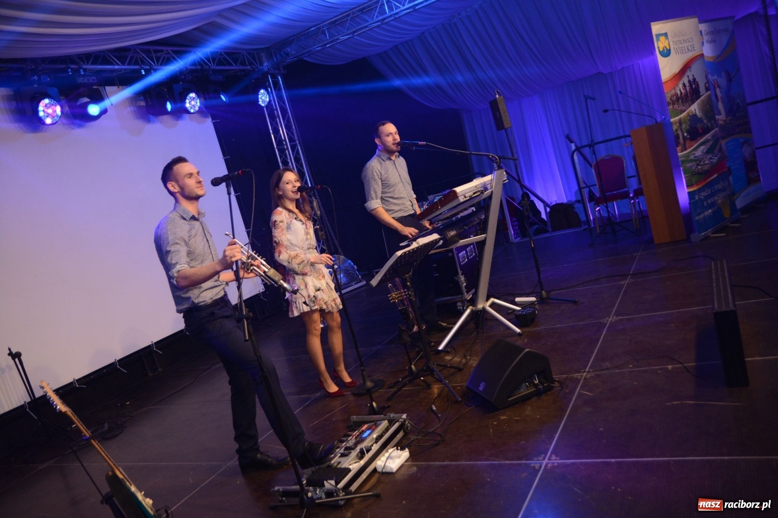 Zdjęcie w galerii na portalu naszraciborz.pl: Satyra i szampańska zabawa w Pietrowicach Wielkich  wiadomości z regionu