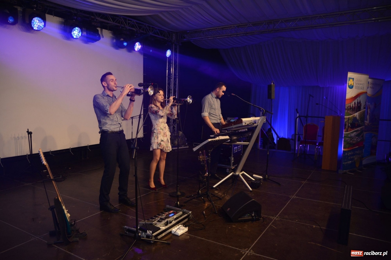 Zdjęcie w galerii na portalu naszraciborz.pl: Satyra i szampańska zabawa w Pietrowicach Wielkich  wiadomości z regionu