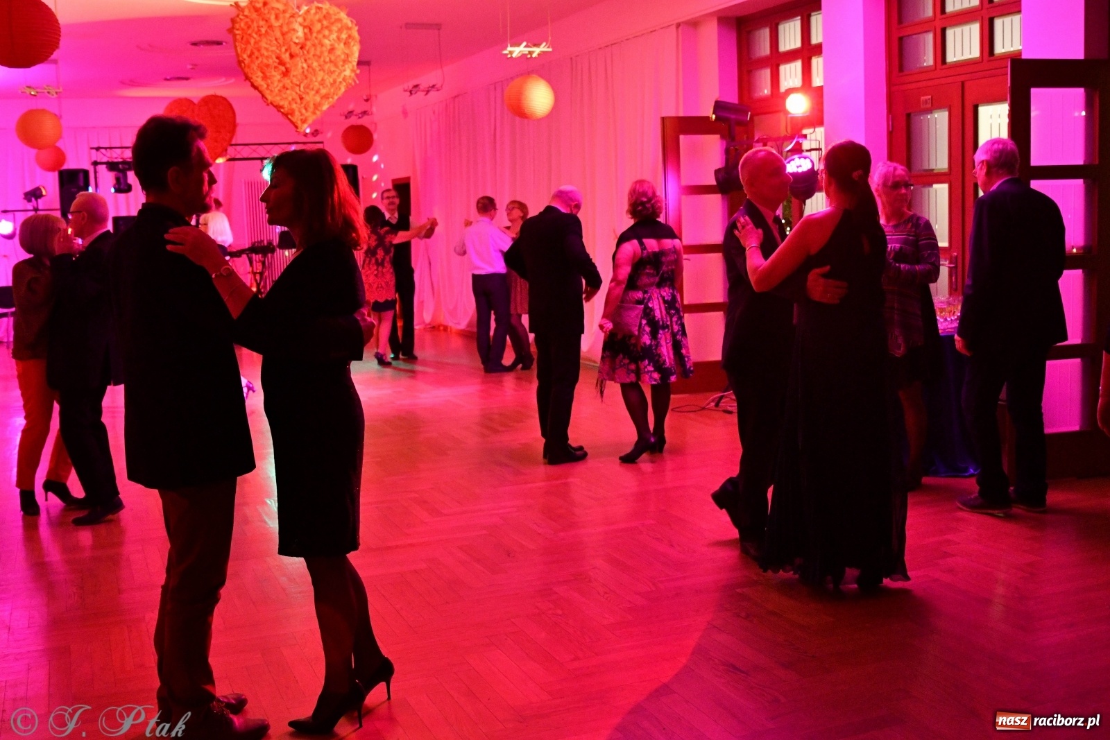 Zdjęcie w galerii na portalu naszraciborz.pl: Raciborzanie potrafią się pięknie bawić [FOTO]  wiadomości z regionu