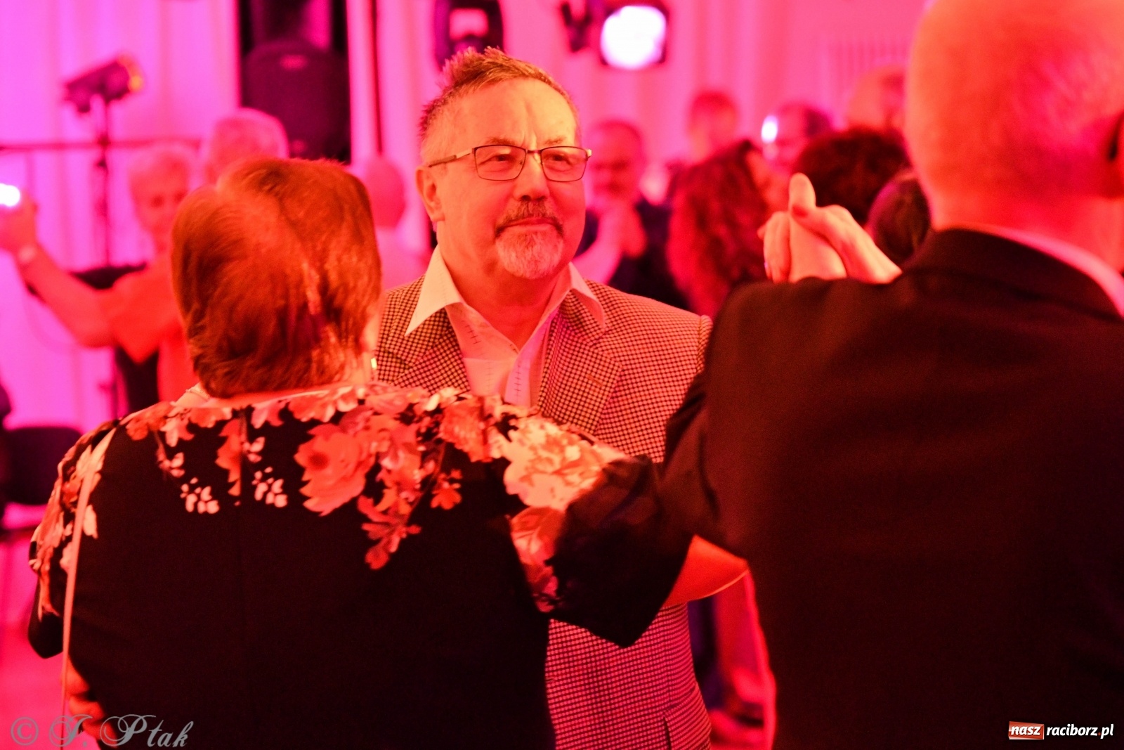 Zdjęcie w galerii na portalu naszraciborz.pl: Raciborzanie potrafią się pięknie bawić [FOTO]  wiadomości z regionu