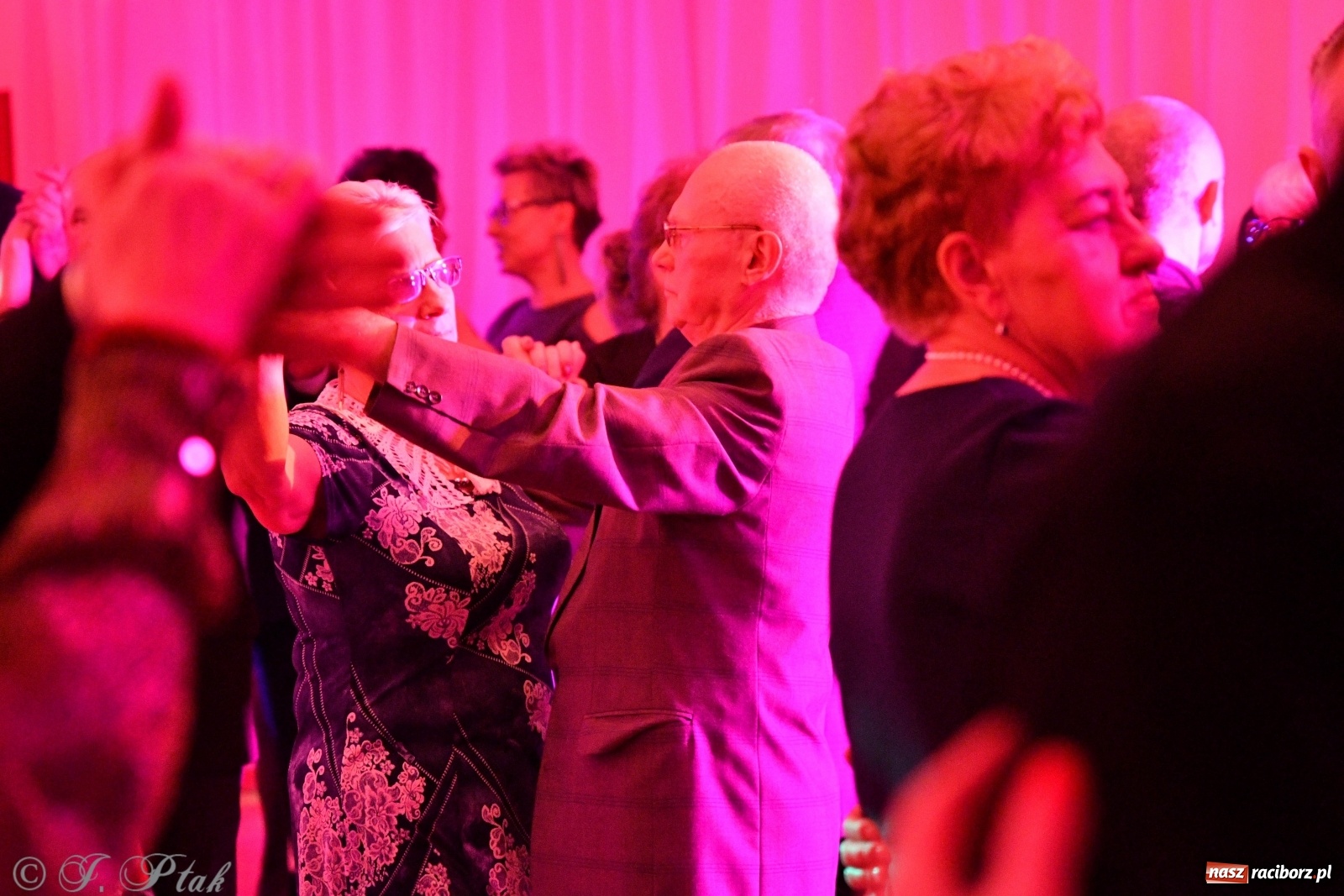 Zdjęcie w galerii na portalu naszraciborz.pl: Raciborzanie potrafią się pięknie bawić [FOTO]  wiadomości z regionu