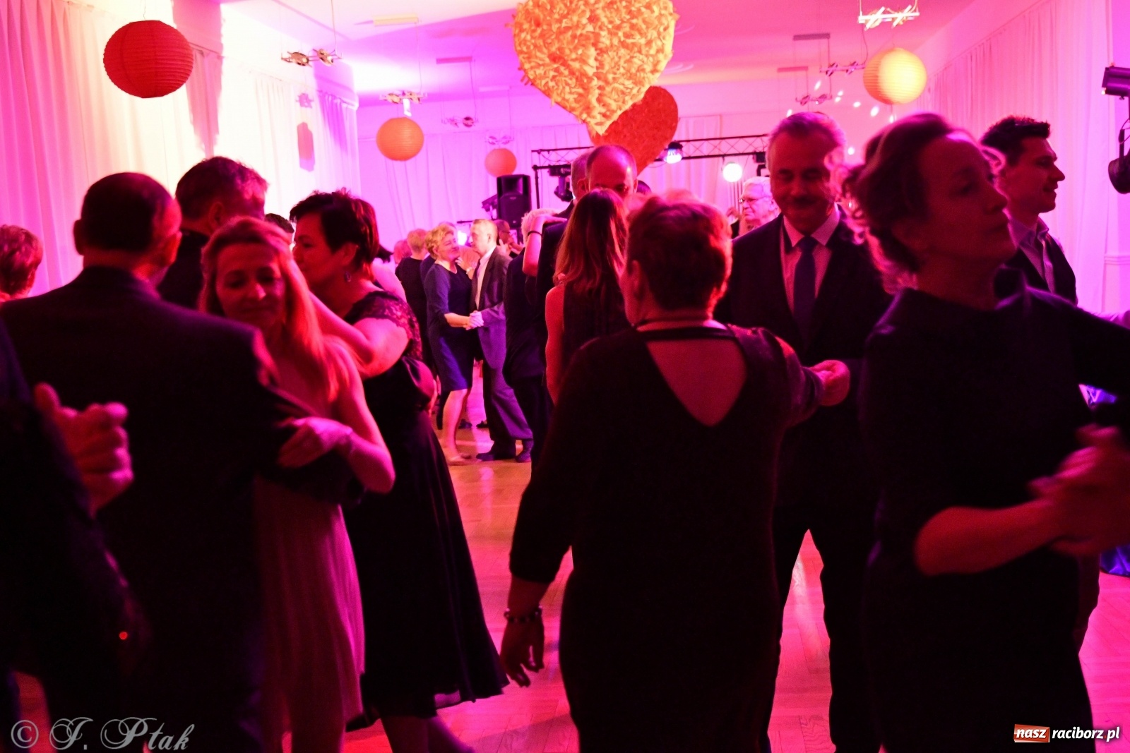 Zdjęcie w galerii na portalu naszraciborz.pl: Raciborzanie potrafią się pięknie bawić [FOTO]  wiadomości z regionu