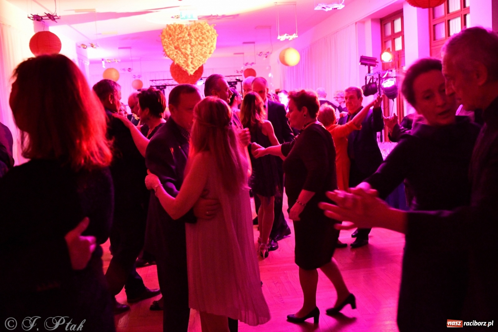 Zdjęcie w galerii na portalu naszraciborz.pl: Raciborzanie potrafią się pięknie bawić [FOTO]  wiadomości z regionu