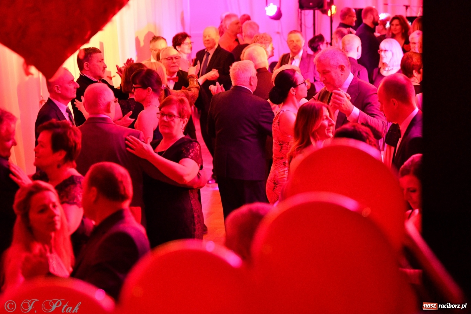 Zdjęcie w galerii na portalu naszraciborz.pl: Raciborzanie potrafią się pięknie bawić [FOTO]  wiadomości z regionu