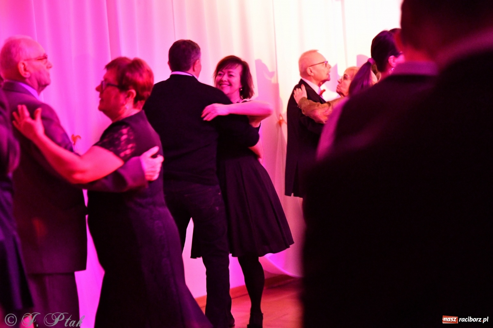 Zdjęcie w galerii na portalu naszraciborz.pl: Raciborzanie potrafią się pięknie bawić [FOTO]  wiadomości z regionu