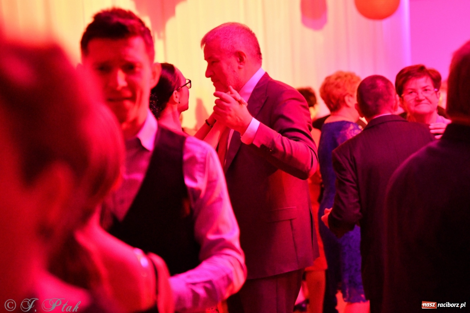 Zdjęcie w galerii na portalu naszraciborz.pl: Raciborzanie potrafią się pięknie bawić [FOTO]  wiadomości z regionu