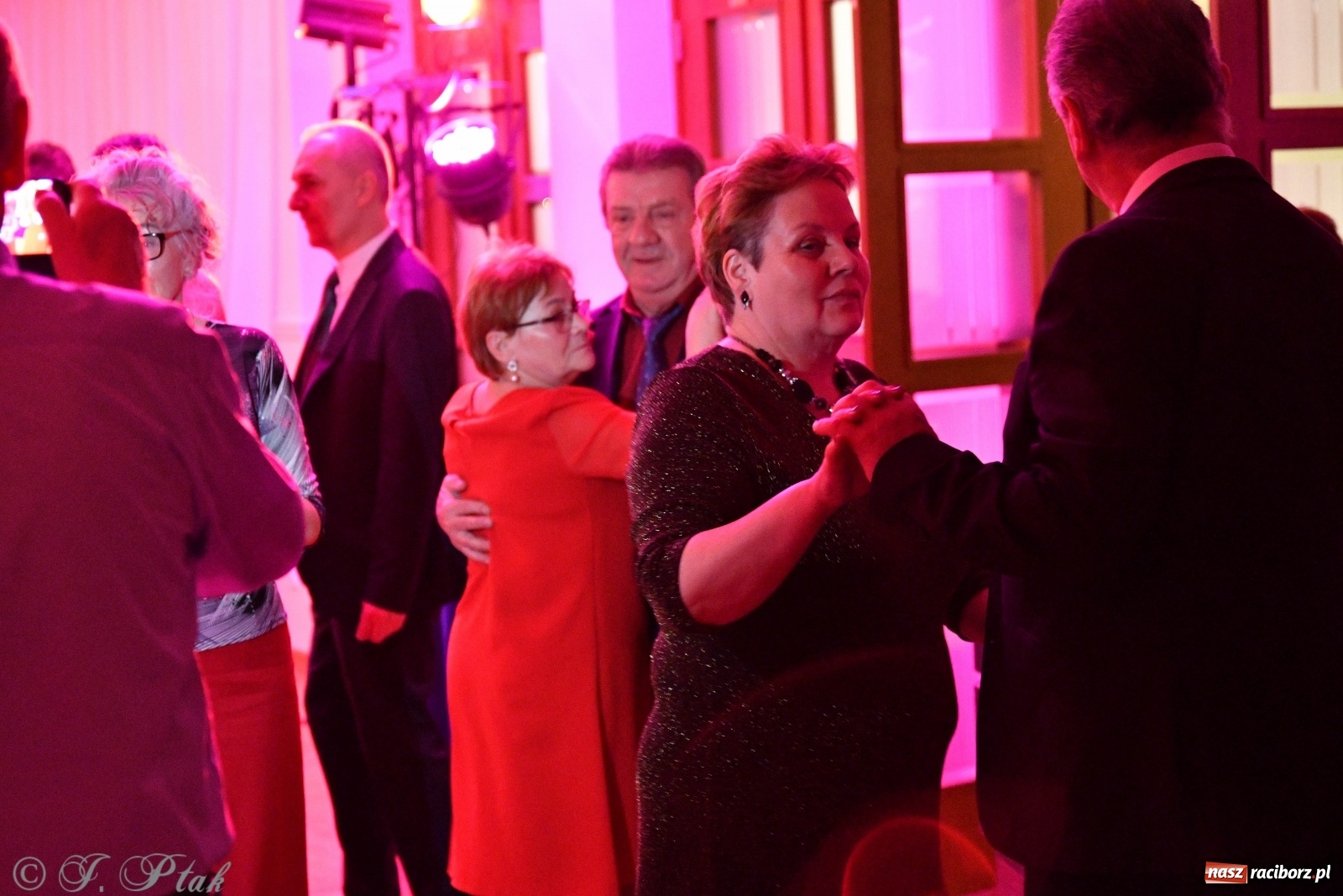 Zdjęcie w galerii na portalu naszraciborz.pl: Raciborzanie potrafią się pięknie bawić [FOTO]  wiadomości z regionu