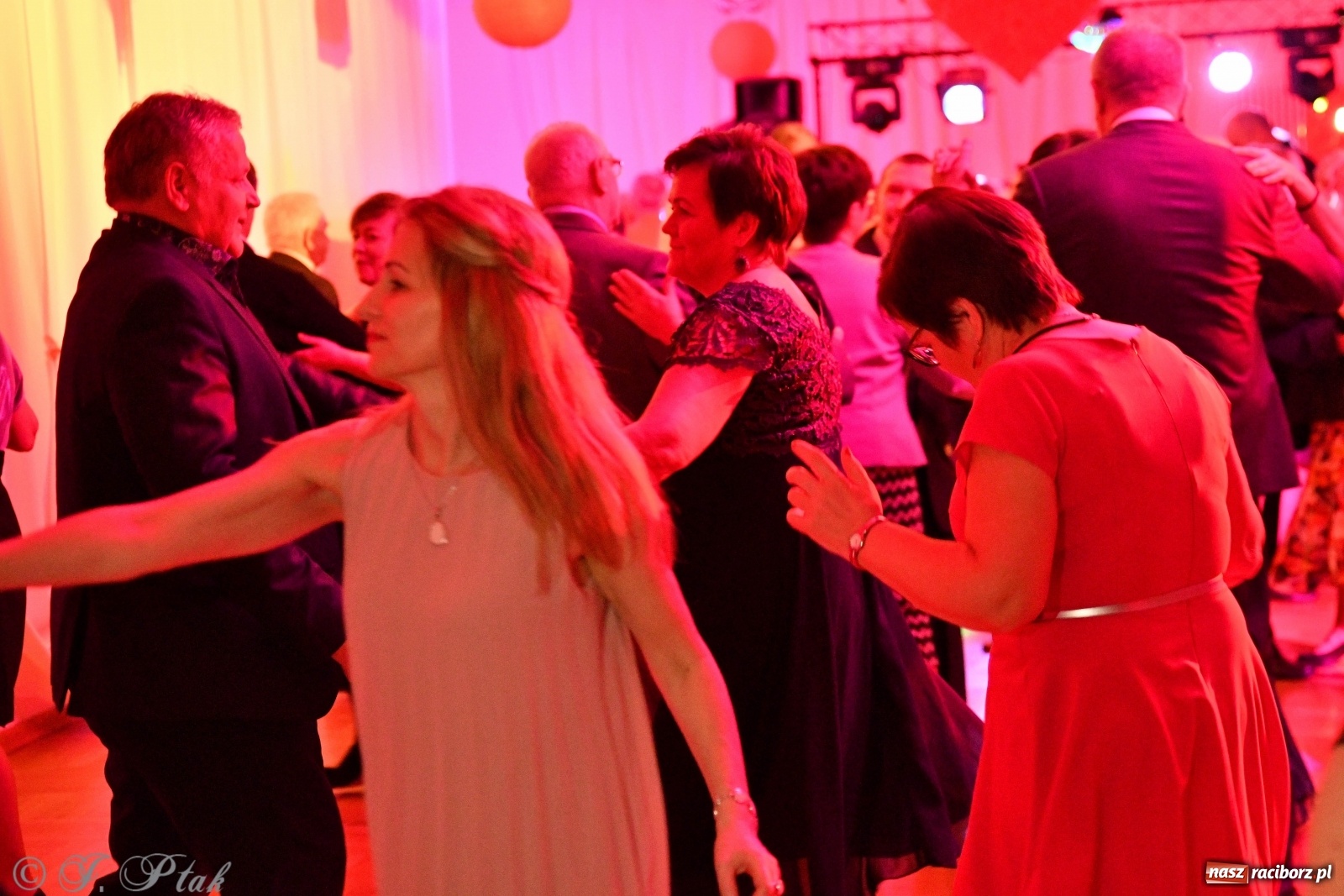 Zdjęcie w galerii na portalu naszraciborz.pl: Raciborzanie potrafią się pięknie bawić [FOTO]  wiadomości z regionu