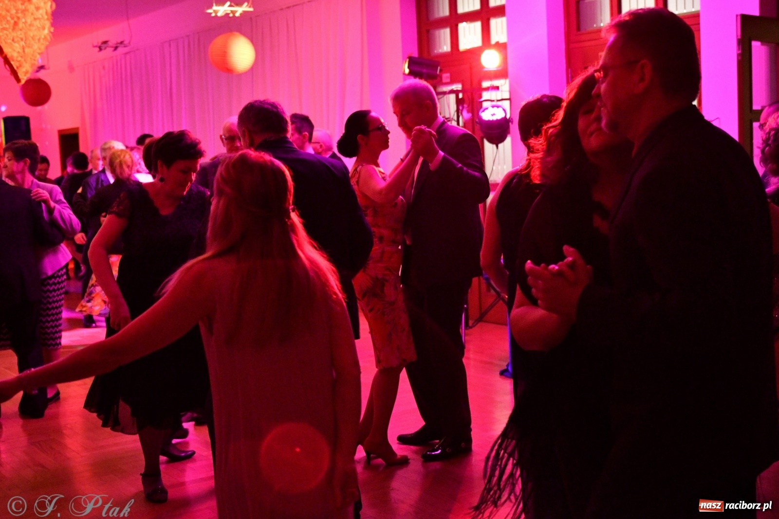 Zdjęcie w galerii na portalu naszraciborz.pl: Raciborzanie potrafią się pięknie bawić [FOTO]  wiadomości z regionu